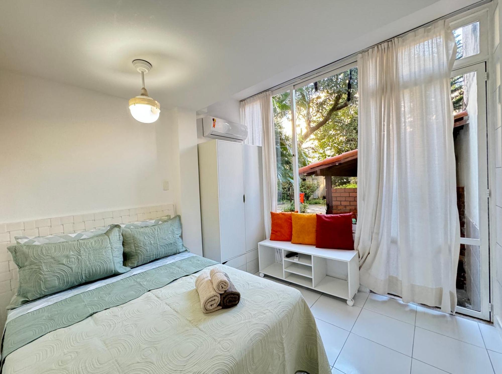 Apartemen 109 Ipanema Tom Jobim *